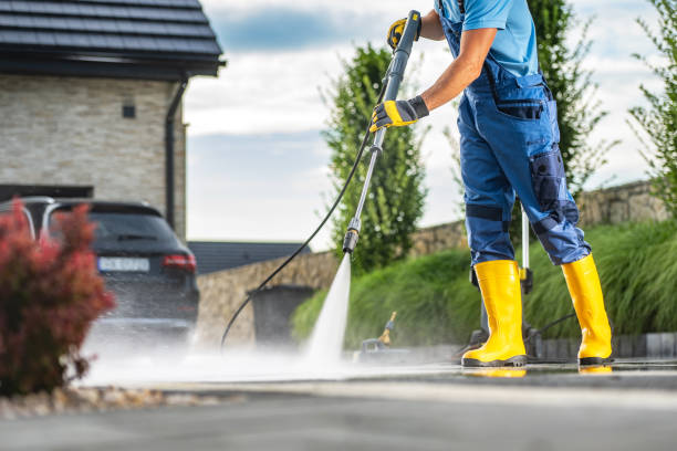 Why Choose Our Certified Pressure Washing Experts for Your Project Needs in Zephyrhills North, FL?